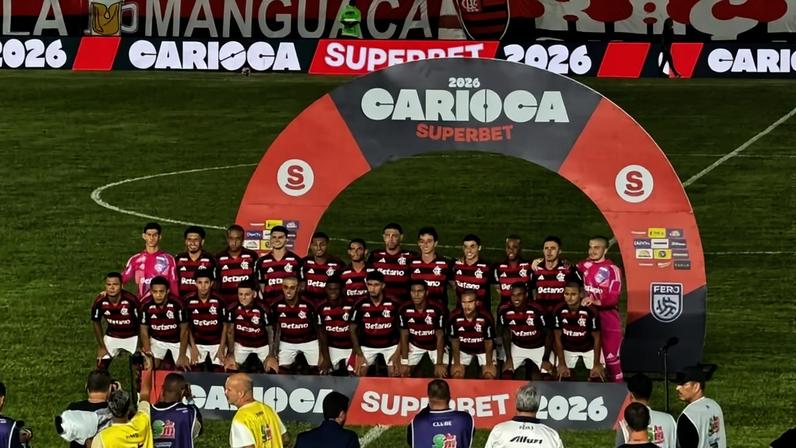 Time sub-20 do Flamengo que entrou em campo contra o Bangu pelo Campeonato Carioca (Foto: Maurício Luz / Lance!)