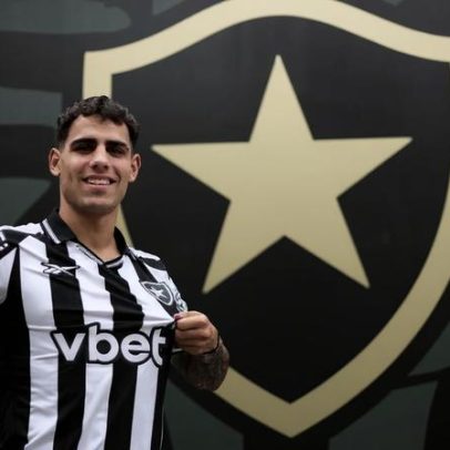 Botafogo anuncia contratação do atacante Lucas Villalba