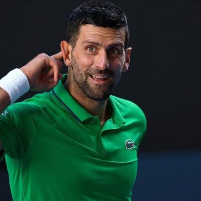 Alcaraz e Djokovic vencem exibições antes do Australian Open