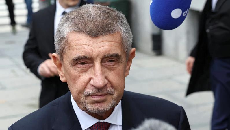 Programa de munição liderado pela Tchéquia para Ucrânia pode continuar, afirma PM