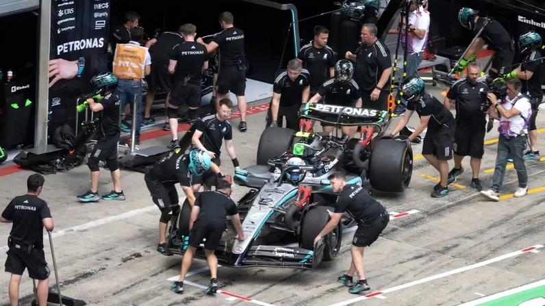 Kimi Antonelli, da Mercedes, durante treino em Spielberg, Áustria (foto: Joe Klamar / AFP)
