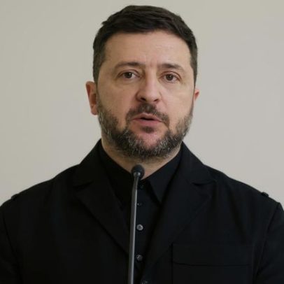 Zelenskiy espera implementação de acordo para não atirar em Kyiv
