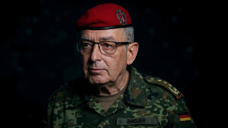 Inspector General of the Bundeswehr Carsten Breuer looks on, as he and German Defence Minister Boris Pistorius visit an air force training battalion in Germersheim, Germany, July 17, 2025. REUTERS/Heiko Becker/File Photo