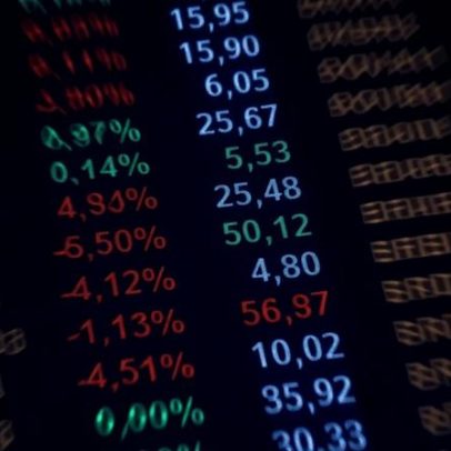 Bolsa e Dólar fecham quase estáveis apesar de tensões nos EUA