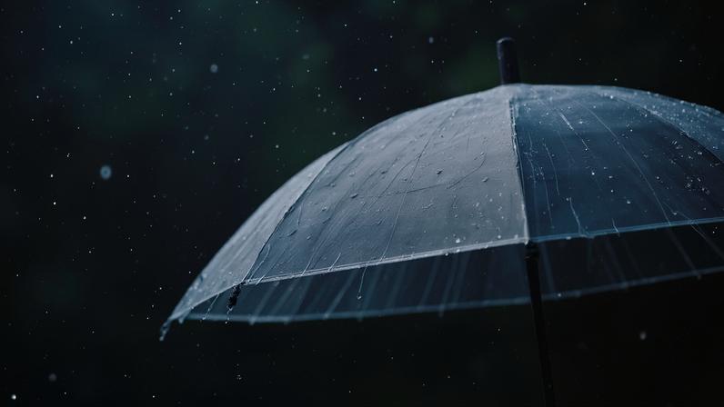 Chuva volta a ganhar força no RS com avanço de frente fria.