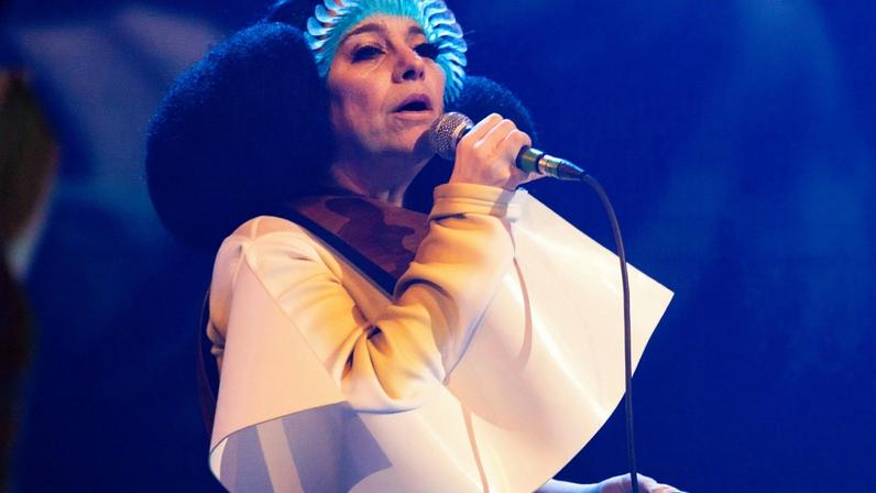 Björk defende independência da Groenlândia; Trump reativa ameaças