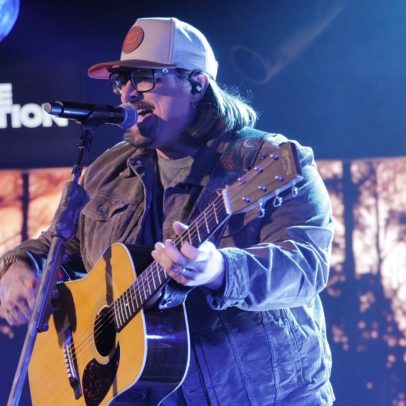 Hardy recruta Tim McGraw, Eric Church e Morgan Wallen para nova collab 'McArthur'
