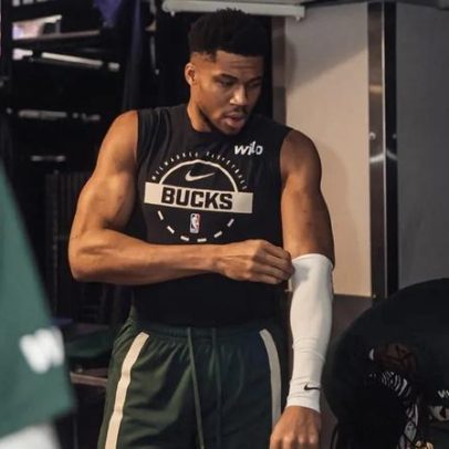 Warriors entre favoritos para troca por Giannis Antetokounmpo