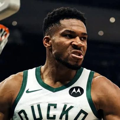 Giannis Antetokounmpo recebe vaias da torcida do Bucks em derrota