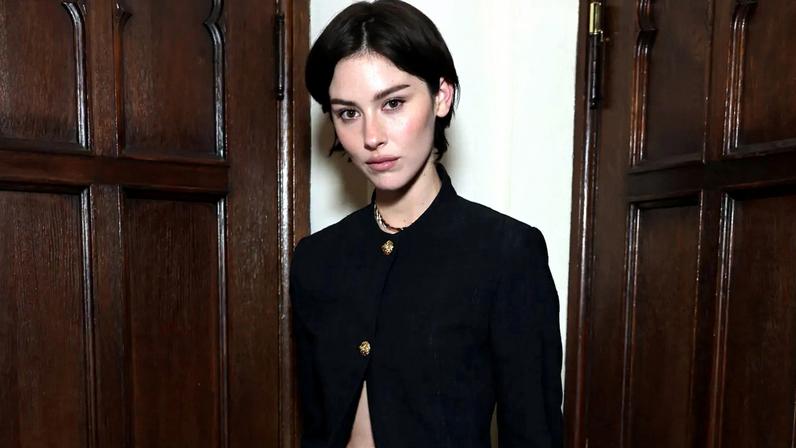 Gracie Abrams estreia como atriz em filme da A24 dirigido por Babygirl