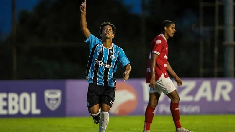 João Borne comemora gol em Grêmio x América-RN, pelas oitavas de final da Copinha 2026. Foto: Angelo Pieretti/Grêmio FBPA