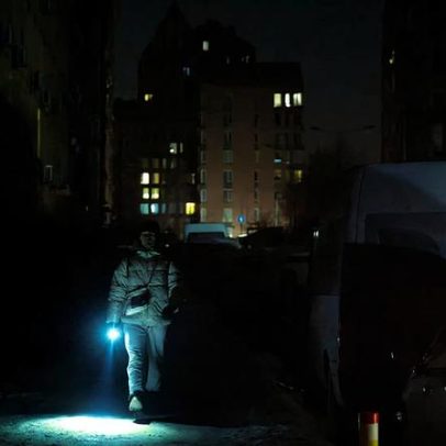 Cerca de 1.700 blocos em Kiev seguem sem aquecimento após ataque russo