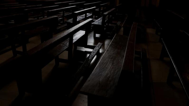 Igreja Católica Espanha indenizará vítimas de abuso sexual em acordo com governo