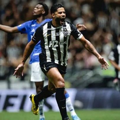 Atlético-MG vence Cruzeiro de virada em clássico pelo Mineiro com gol de Hulk