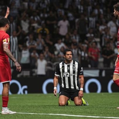 Atlético-MG empata com Tombense mesmo com titulares