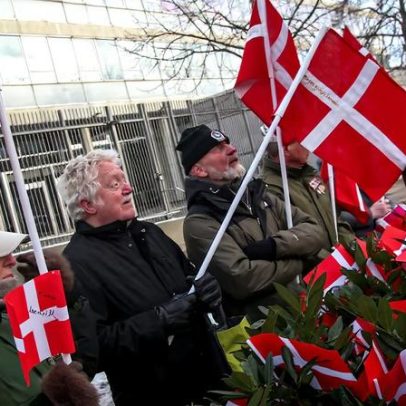 Manifestantes em Copenhague protestam por veteranos dinamarqueses após Trump