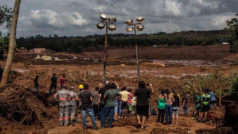 Sobreviventes do rompimento da barragem de Brumadinho, uma das maiores tragédias corporativas da história do Brasil
