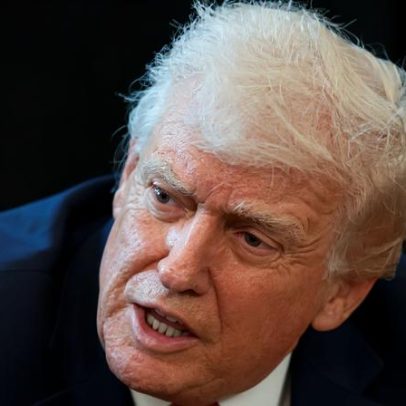 Trump e líder venezuelano Rodríguez elogiam ligação telefônica positiva