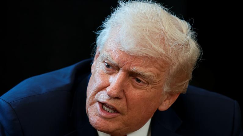 Trump e líder venezuelano Rodríguez elogiam ligação telefônica positiva