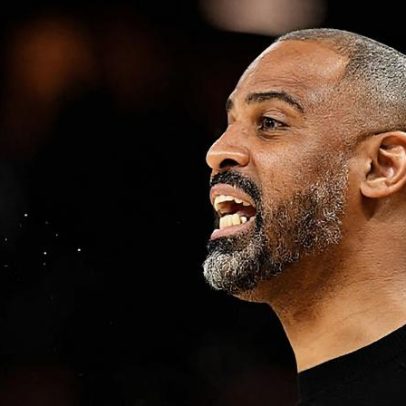 Ime Udoka tenta explicar o apagão do Rockets diante do Spurs