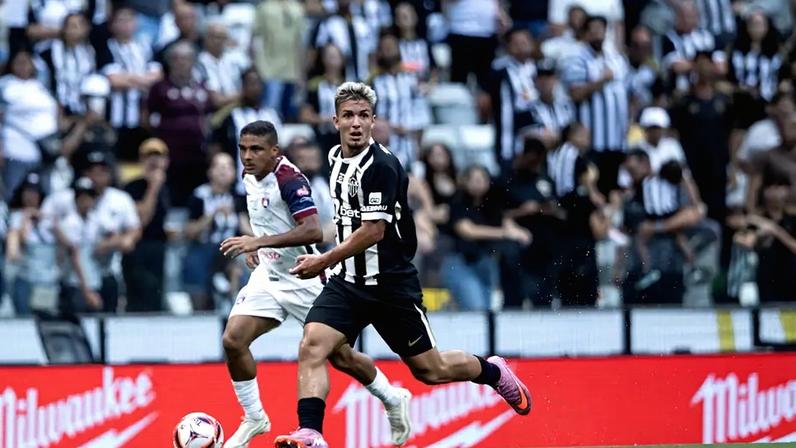 Iseppe pelo Atlético (Foto: Pedro Souza / Atlético)