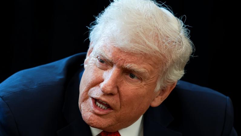 Trump discute opções para Groenlândia; militar fica em aberto, diz Casa Branca