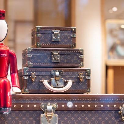 Natal fraco e projeções tímidas da LVMH freiam retomada do mercado de luxo