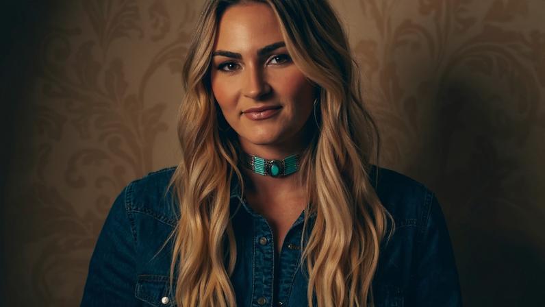 Julianna Rankin dropped her new single "Bad Habits and Good Horses," her first for Big Loud Texas.