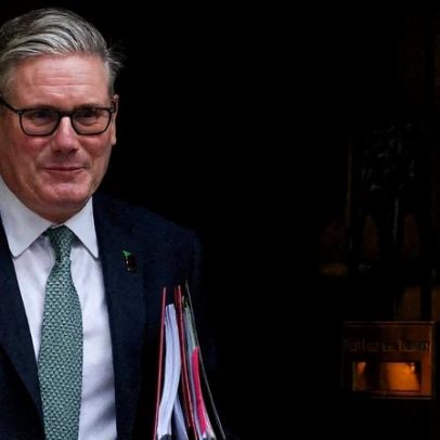 Starmer afirma que mudança de liderança não seria do interesse nacional
