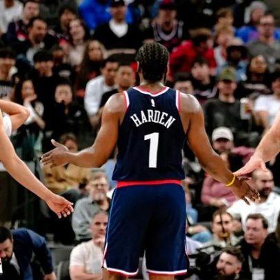 James Harden ativa modo MVP sem Kawhi Leonard
