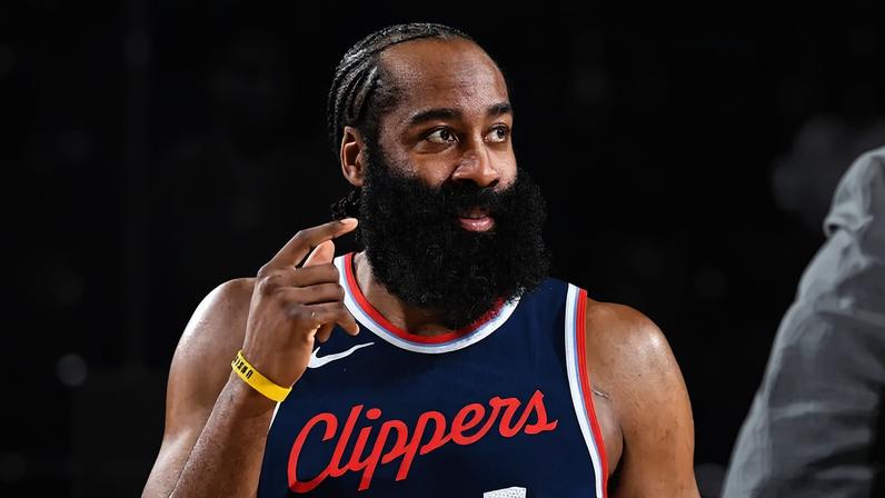 James Harden em quadra pelo LA Clippers. (Foto: Juan Ocampo / NBAE / Getty Images via AFP)