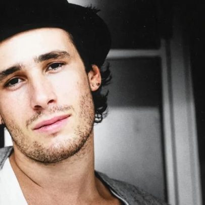 Jeff Buckley entra no Hot 100 quase 30 anos após a morte com faixa de 1994