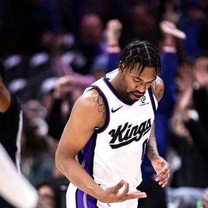 Dez times da NBA buscam troca por jogador do Kings