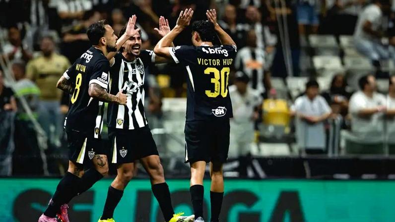Jogadores do Atlético comemorando gol contra o Palmeiras (Foto: Pedro Souza / Atlético)