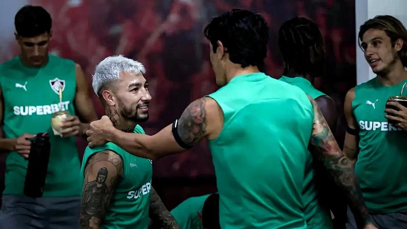 Jogadores do Fluminense em reapresentação (Foto: Lucas Merçon e Marcelo Gonçalves/ Fluminense FC)