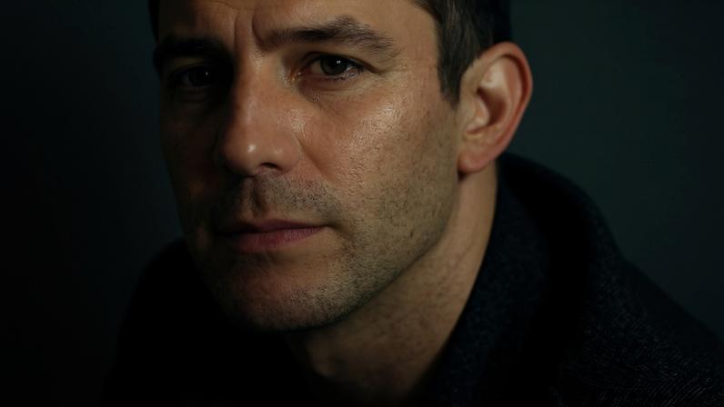 Luke Thompson é o protagonista da vez na série 'Bridgerton', na qual interpreta Benedict