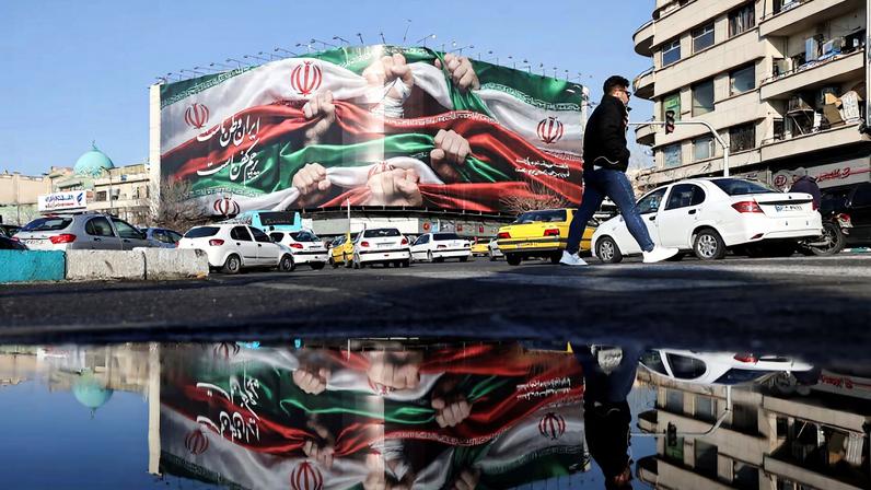 A billboard with a picture of Iran's flag, on a building in Tehran, Iran, January 24, 2026. Majid Asgaripour/WANA (West Asia News Agency) via REUTERS
