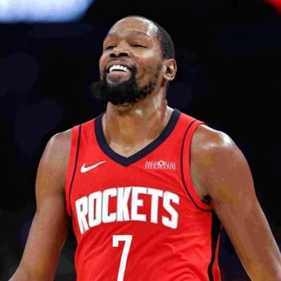 Durant brilha e Rockets surpreendem Pistons