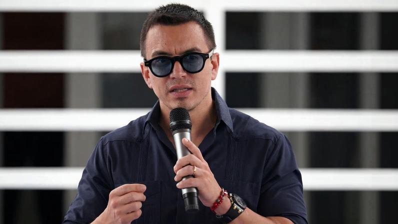 Ecuador's President Daniel Noboa speaks at the inauguration of a child development center in a low-income neighborhood plagued by violence and organized crime on the outskirts of Guayaquil, in Duran, Ecuador, October 14, 2025. REUTERS/Santiago Arcos/File Photo