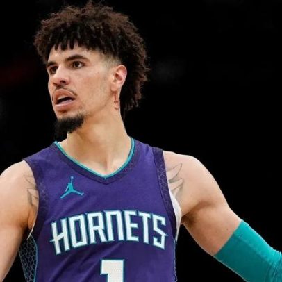 Hornets, com LaMelo Ball, fazem história contra os 76ers