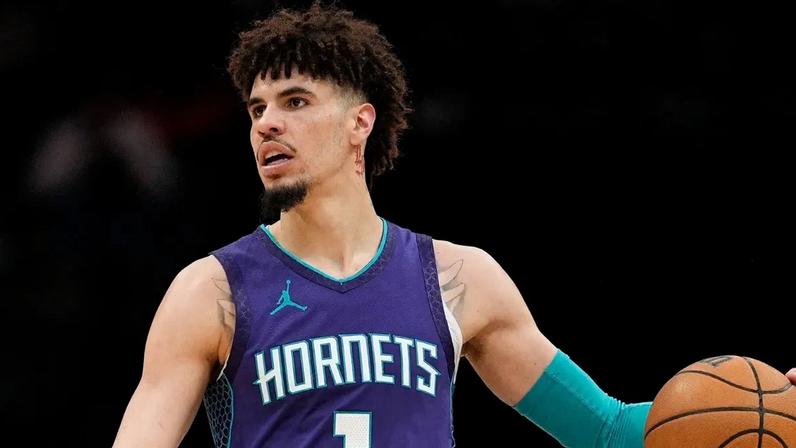 LaMelo Ball Hornets 76ers