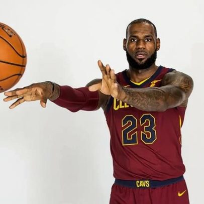 LeBron James avalia encerrar a carreira com os Cavaliers