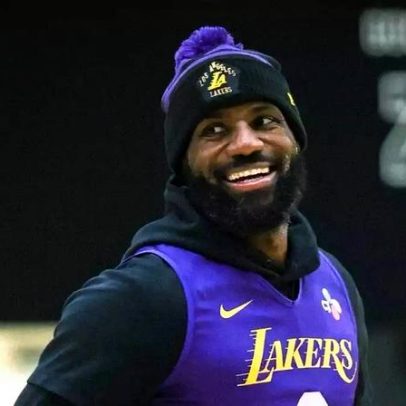 Lakers exigem reajuste salarial de LeBron James