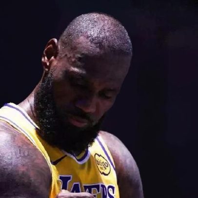Técnico da NBA afirma que Lakers parece time velho