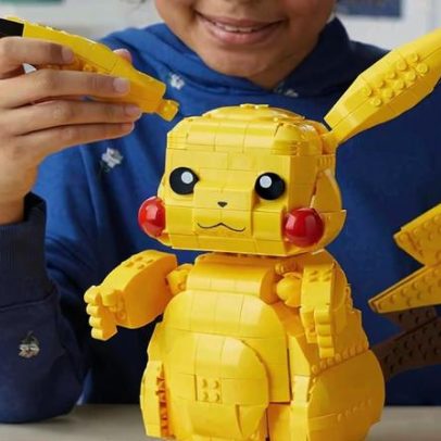 Pikachu LEGO de $200 frente à versão Mega Bloks de $50
