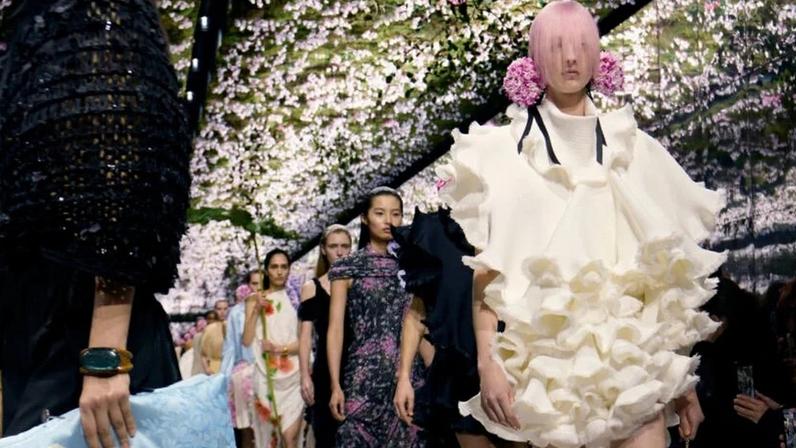 Alta-costura da Dior para o verão 2026 homenageia a história da marca