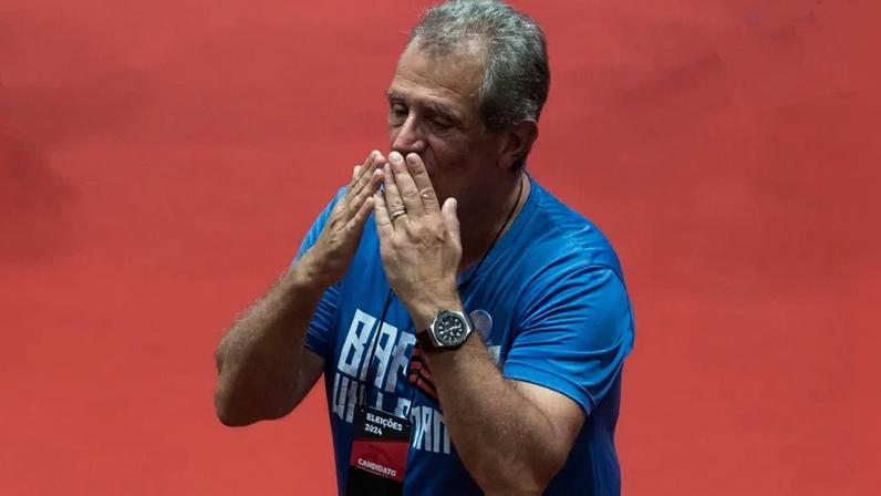 Luiz Eduardo Baptista, o Bap, em eleição em que se tornou presidente do Flamengo (Foto: Delmiro Junior / Photo Premium / Gazeta Press)