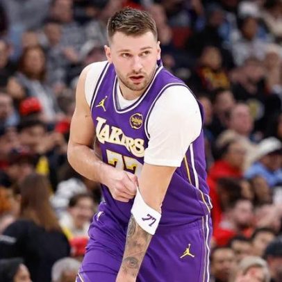 Lakers derrotam Bulls em Chicago com atuação de Doncic