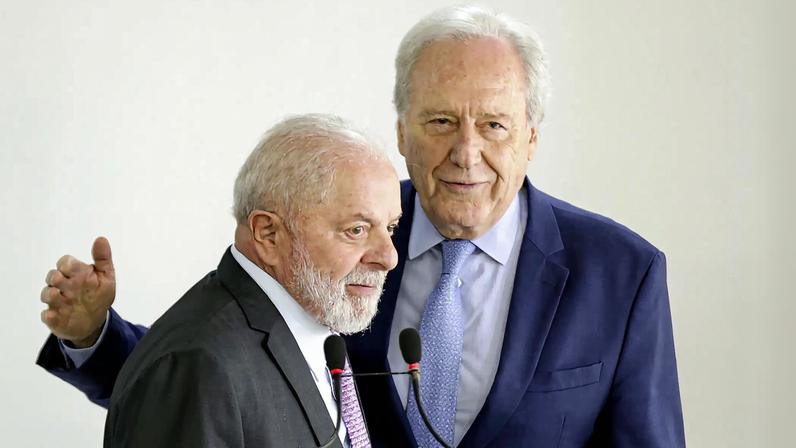 O presidente Lula e o ex-ministro da Justiça Ricardo Lewandowski: uma das razões da saída foi a associação de seu nome ao Banco Master. (Foto: Marcelo Camargo/Agência Brasil)