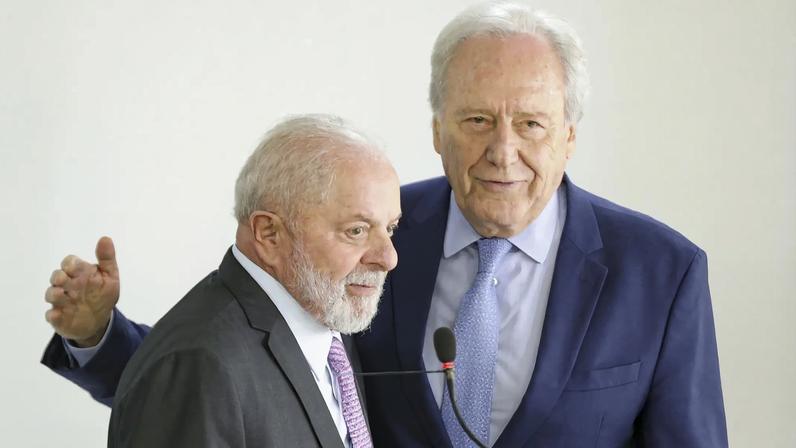 O presidente Lula e o ex-ministro da Justiça Ricardo Lewandowski: uam das razões da saída foi a associação de seu nome ao Banco Master. (Foto: Marcelo Camargo/Agência Brasil)